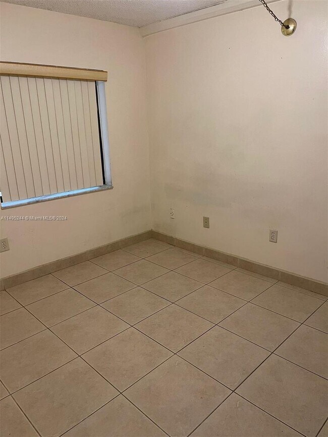 Building Photo - 8730 SW 133rd Avenue Rd