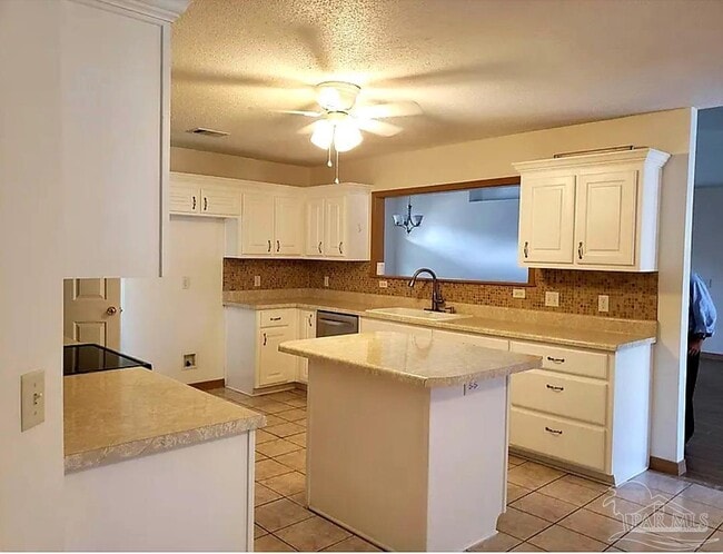 Building Photo - 1007 W Government St