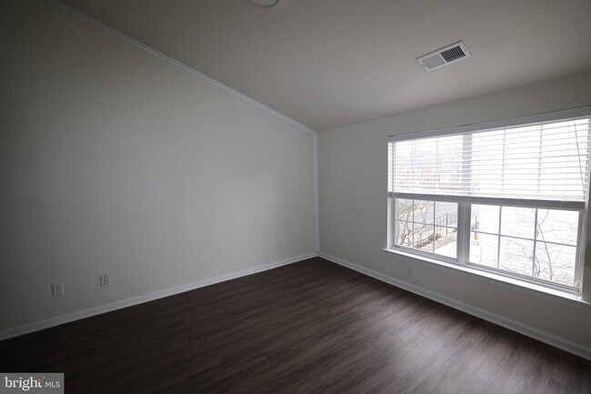 Building Photo - 45090 Brae Terrace