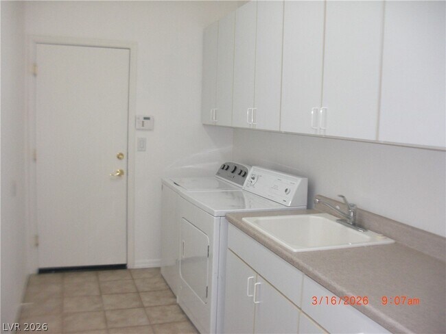 Building Photo - 9 Morninglow Pass