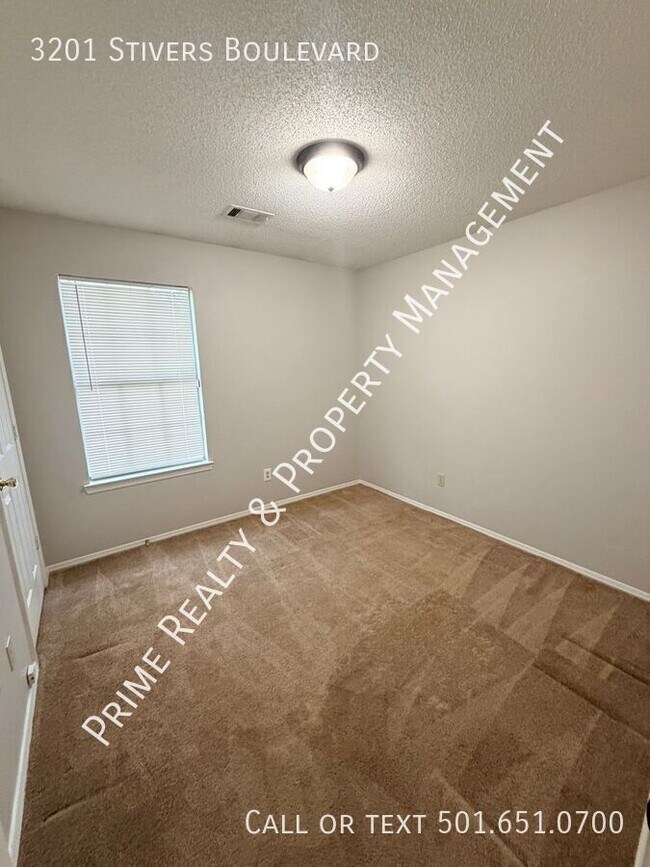 Building Photo - 3201 Stivers Blvd