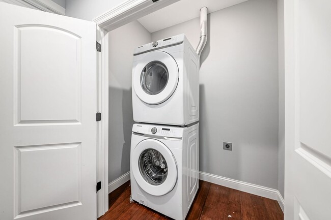 Building Photo - Beautiful new single family home on the Ne...