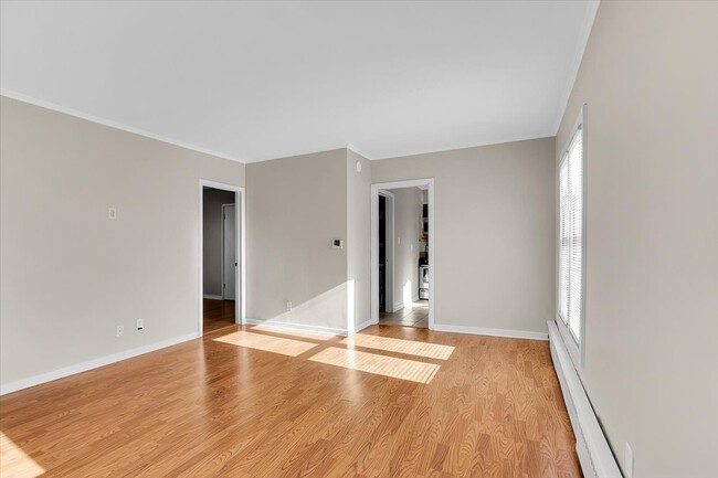 Building Photo - 17 S 4th Ave