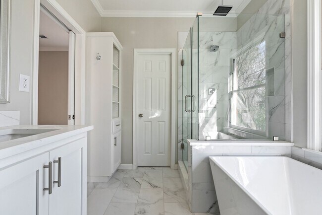 Building Photo - 1223 Berwick Rd