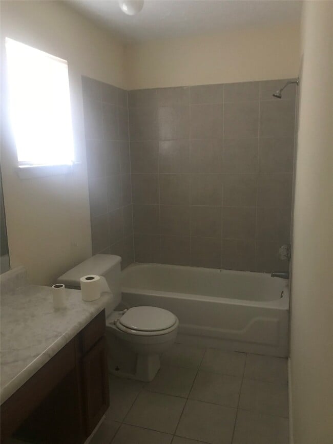 Building Photo - 7311 Caracas Dr