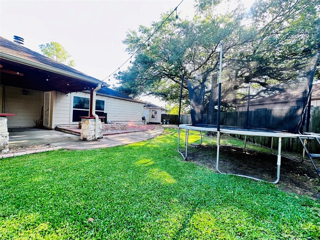Building Photo - 7419 San Morino Dr