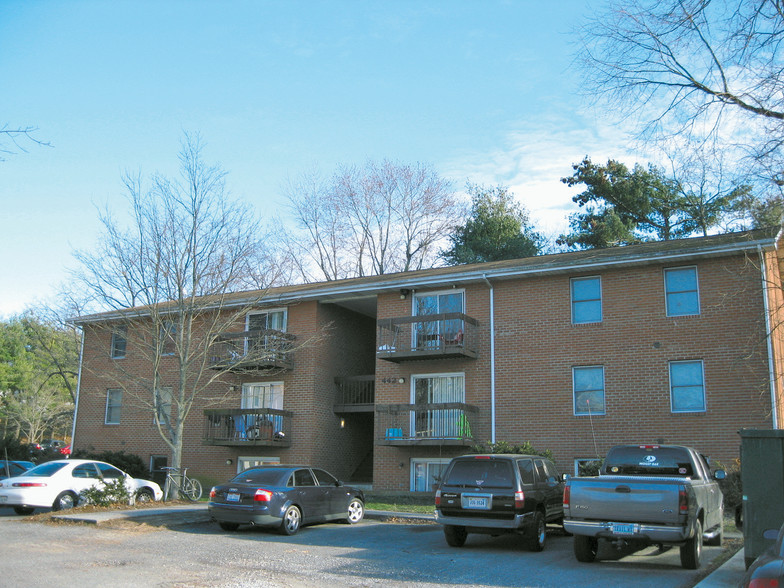 Primary Photo - East Roanoke Street