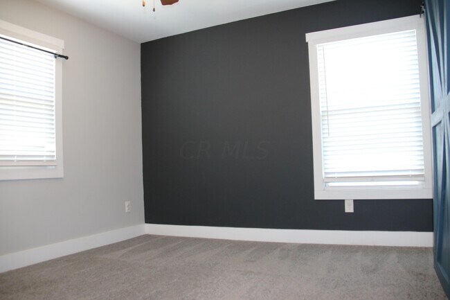 Building Photo - 723 Siebert St