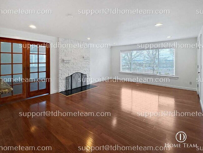 Building Photo - 17012 32nd Ave S