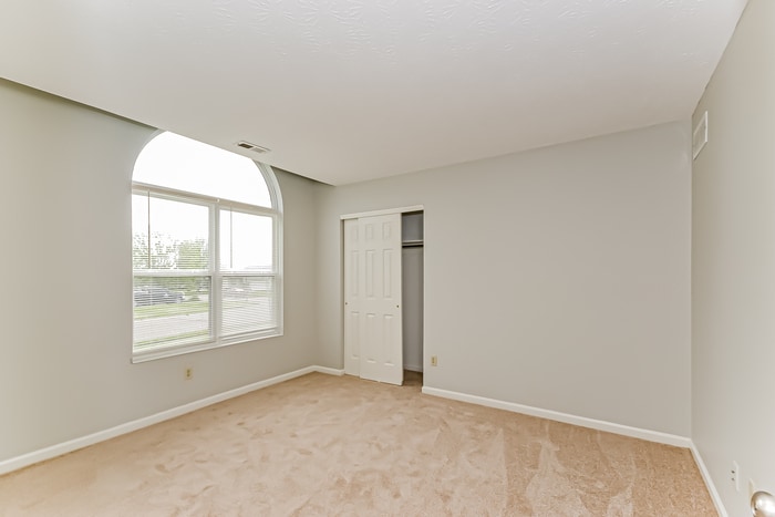 Building Photo - 690 W Arielle Ct