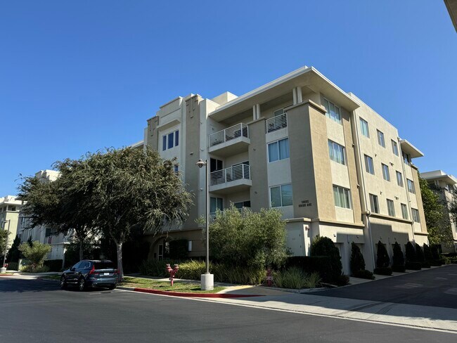 Building Photo - 13032 Union Ave