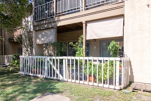 Building Photo - 6100 Woodlake Pky