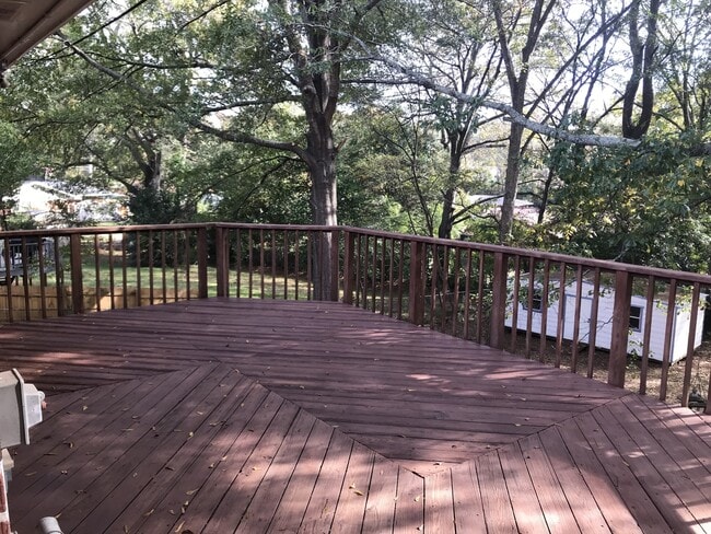 Building Photo - **UPCOMING**Nice 4 Bedroom / 1 Bathroom Ho...