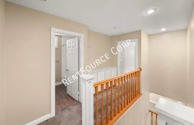 Building Photo - 25562 Avenida Frasca