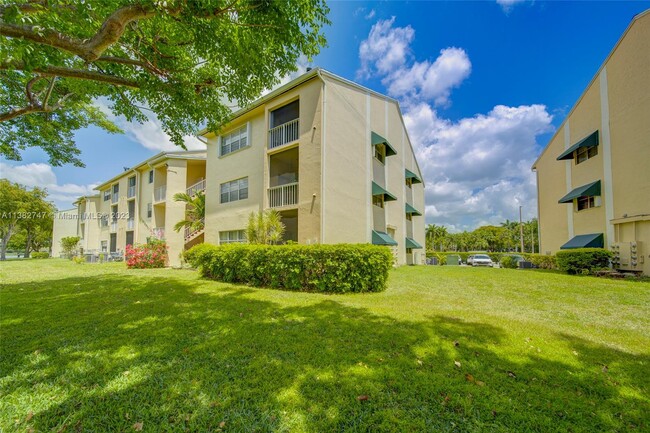 Building Photo - 15285 SW 107th Ln