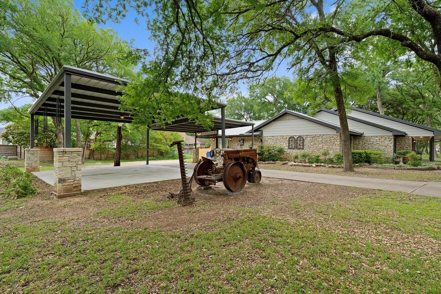 Building Photo - 273 Leafy Hollow Ln