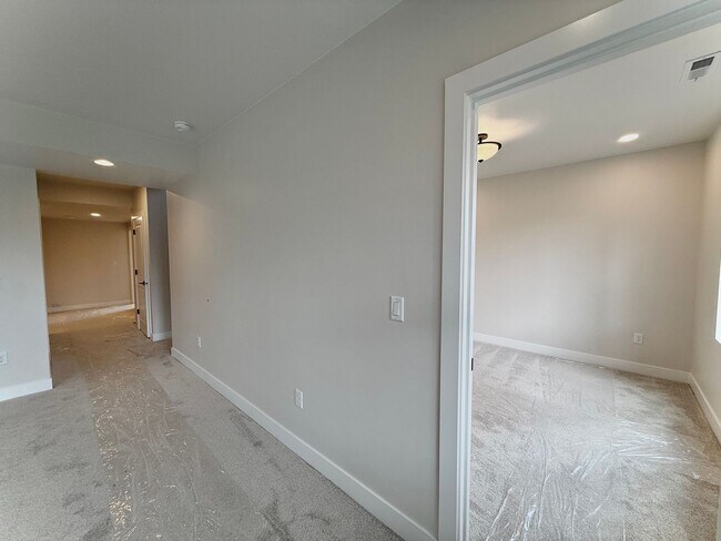 Building Photo - 2179 N Paradise Flt Ln