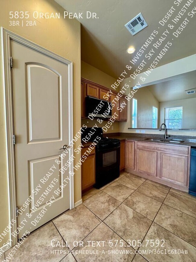 Building Photo - 5835 Organ Peak Dr