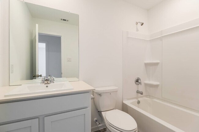 Building Photo - 16488 Blossom Grv Dr