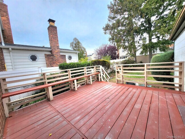 Building Photo - 306 Beebe Rd