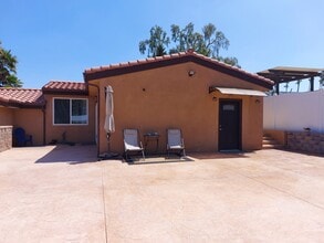 Building Photo - 709 Vale View Dr