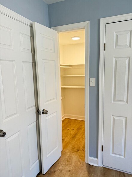 Building Photo - 8716 Plymouth St