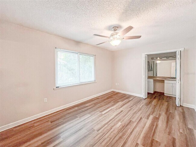 Building Photo - 2926 Forestgreen Dr S