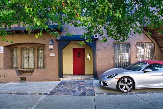 Primary Photo - 415 N Ogden Dr