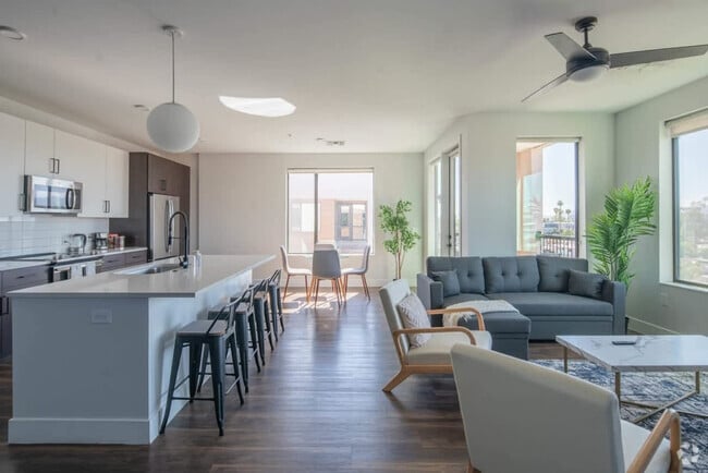Building Photo - 701 W Rio Salado Pkwy