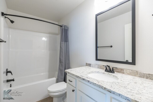 Building Photo - NEW CONSTRUCTION! 3 bed, 2 bath, 2 car garage