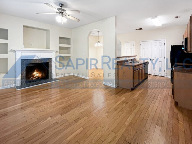 Building Photo - 5000 Lincoln Dr