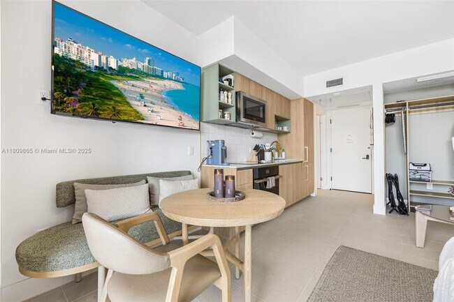 Building Photo - 159 NE 6th St