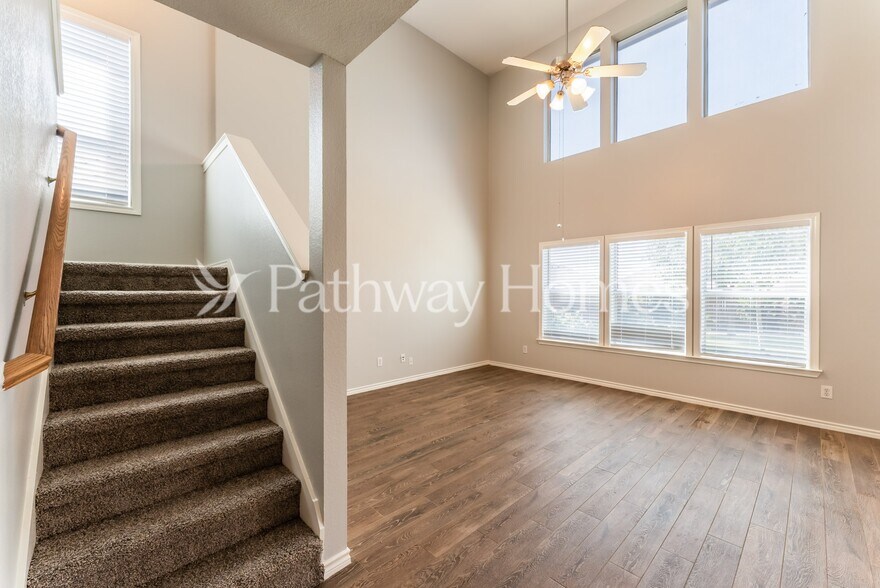 Building Photo - 212 Hereford Dr