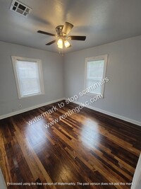 Building Photo - 2 bed home with large yard!