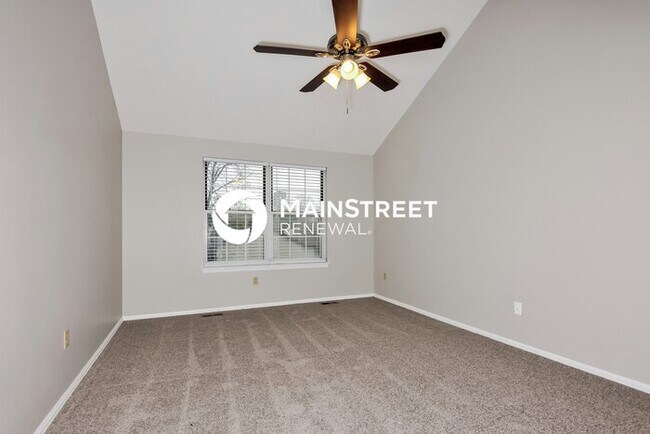 Building Photo - 4 Bedroom Pet-Friendly Home in Florissant,...