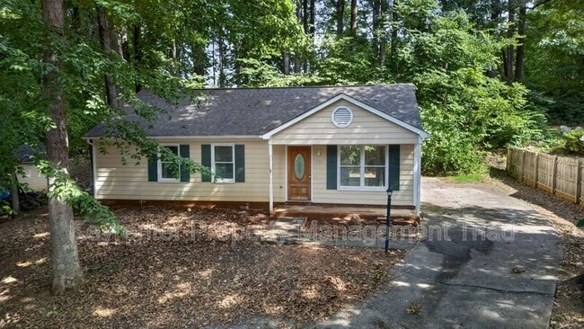 Building Photo - 151 Laura Ave