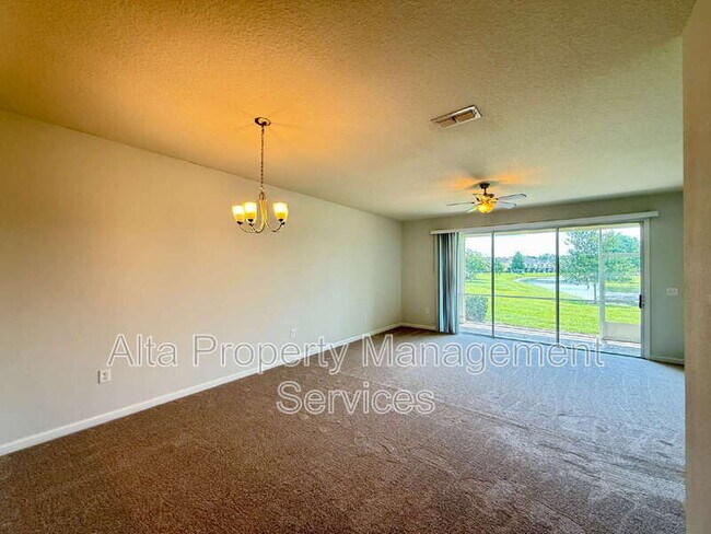 Building Photo - 6812 Roundleaf Dr