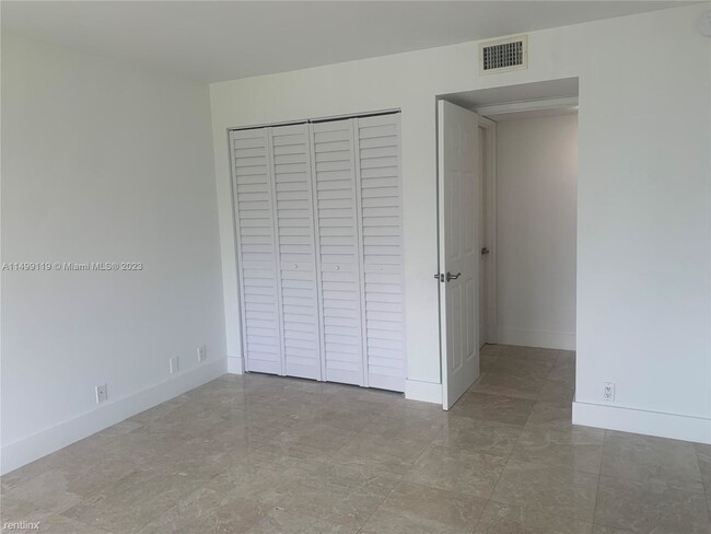 Building Photo - 2 br, 2 bath Condo - 1901 Brickell Ave Apt...