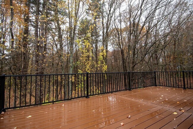 Building Photo - 2 Mountain Rd