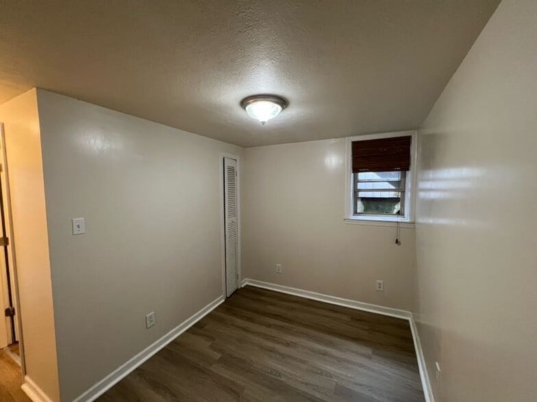 Office, Den, or Dining Room - 2618 McCord St