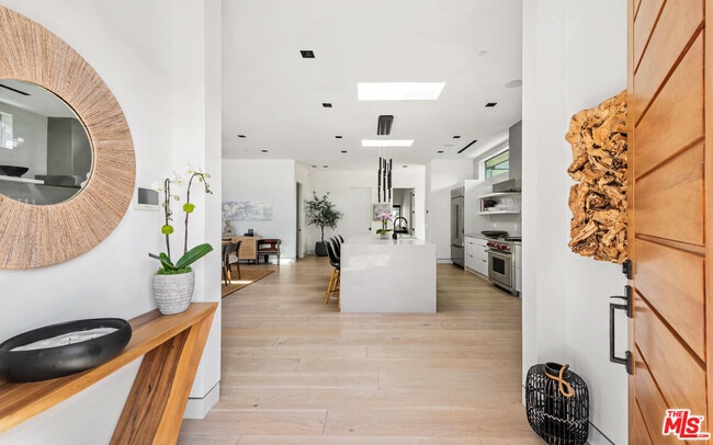 Building Photo - 5958 Paseo Cyn Dr