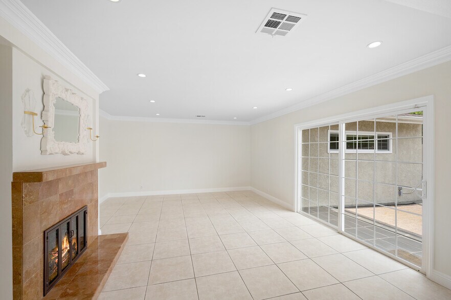Building Photo - 3805 Los Olivos Ln