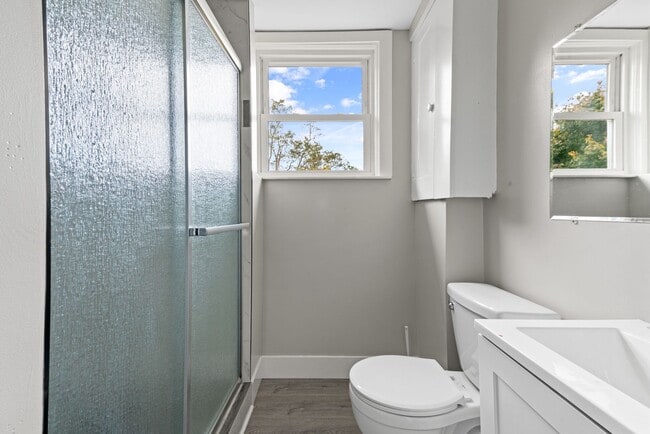 Building Photo - Spacious 3-Bedroom Home with Sunroom & Off-Street Parking in Johnston!