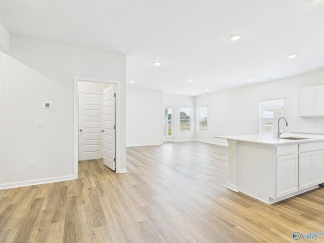 Building Photo - 125 Betty Williams Dr