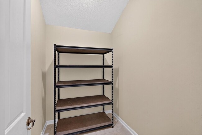 Building Photo - 73 Durango Dr