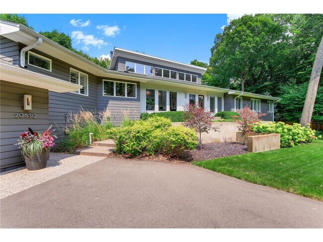 Building Photo - 20650 Bayview Ct