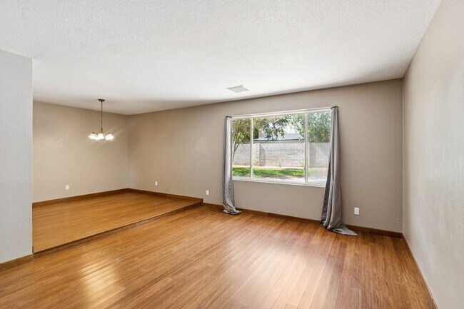 Building Photo - Charming 3BR House in Scottsdale with new ...