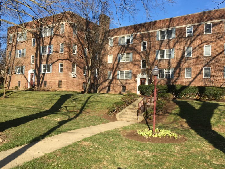 Building Photo - Buchanan Court Apartments