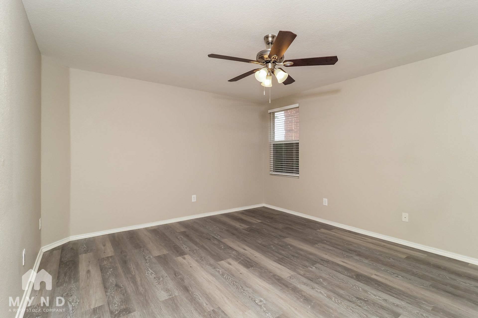 Building Photo - 3233 Sunshine Way