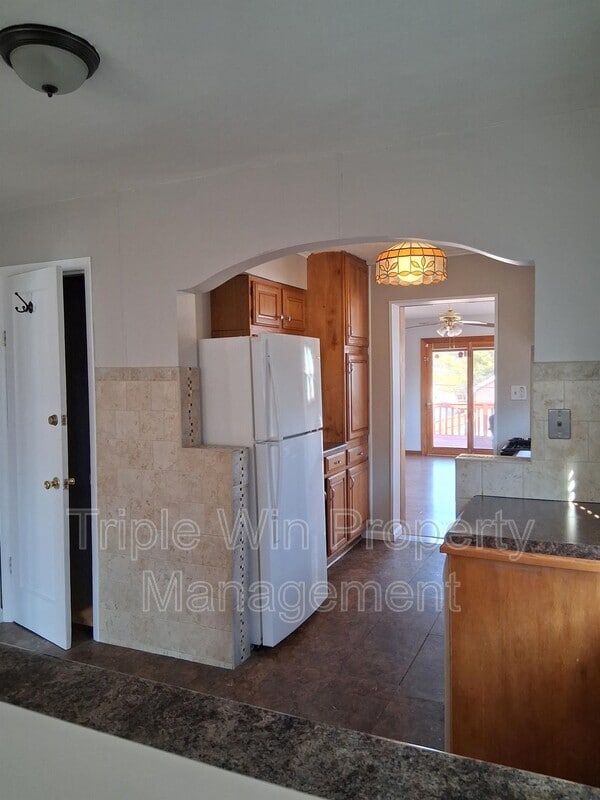 Building Photo - 313 Carthage Ave